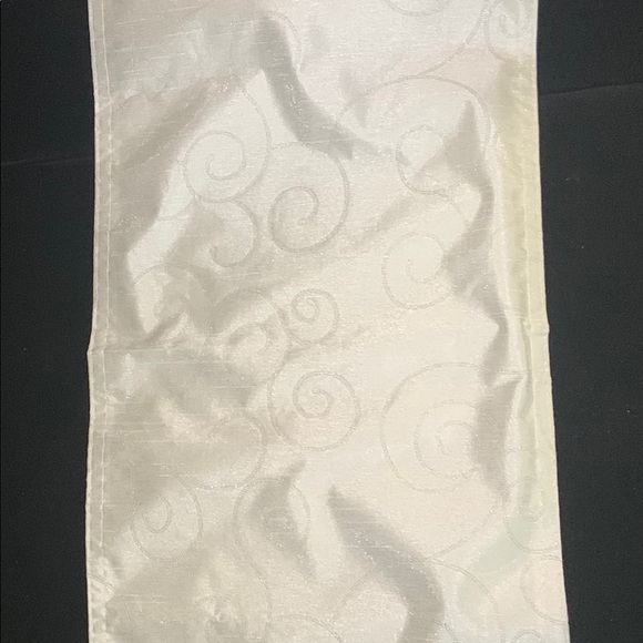 ☑️SOLD☑️ “Family is forever” table runner ♾💕 - Picture 4 of 6